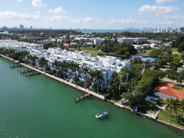 Top HVAC air purifier ionizer installation service company in Miami Shores FL - View of a climate-controlled Miami Shores air environment after the job is done.